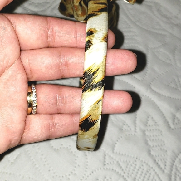 Leopard with Bow Headband - Picture 4 of 4